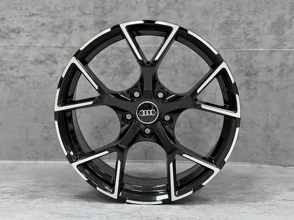 Audi Audi 18 RS Style