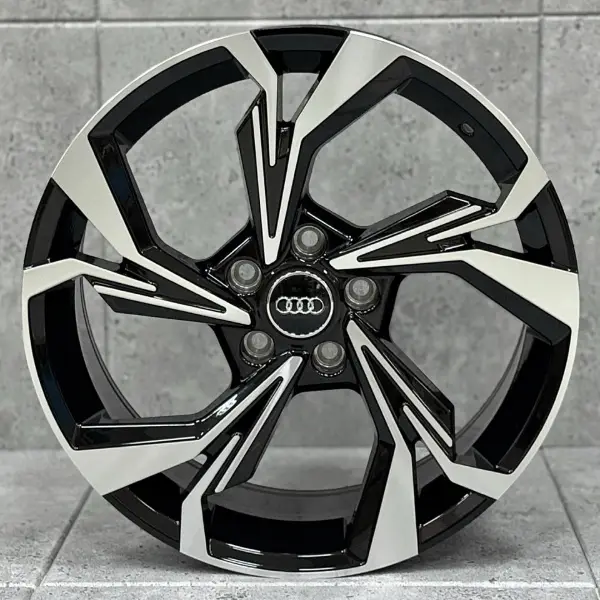 Audi AUDI 18