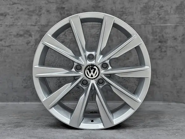 Volkswagen VW 17 Highline