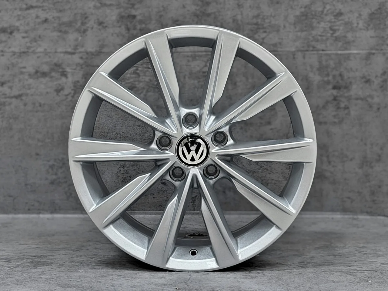 Volkswagen VW 17 Highline