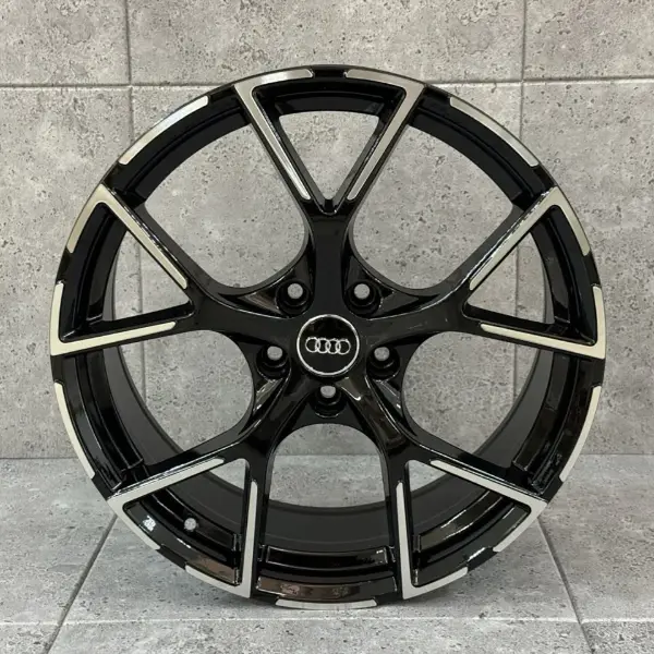 Audi Audi 19