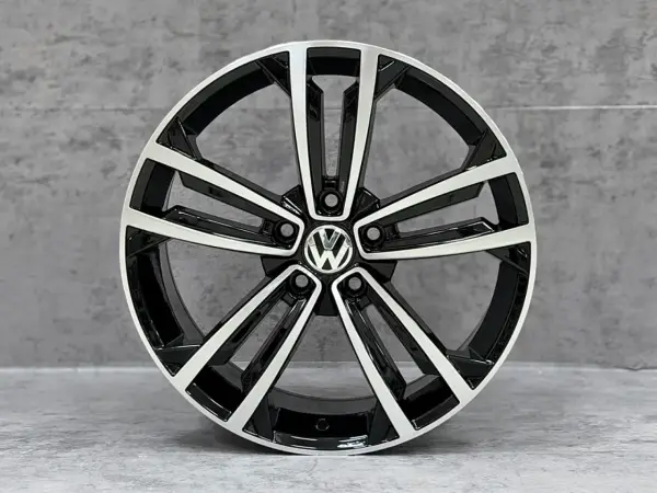 Volkswagen VW 18 Seville