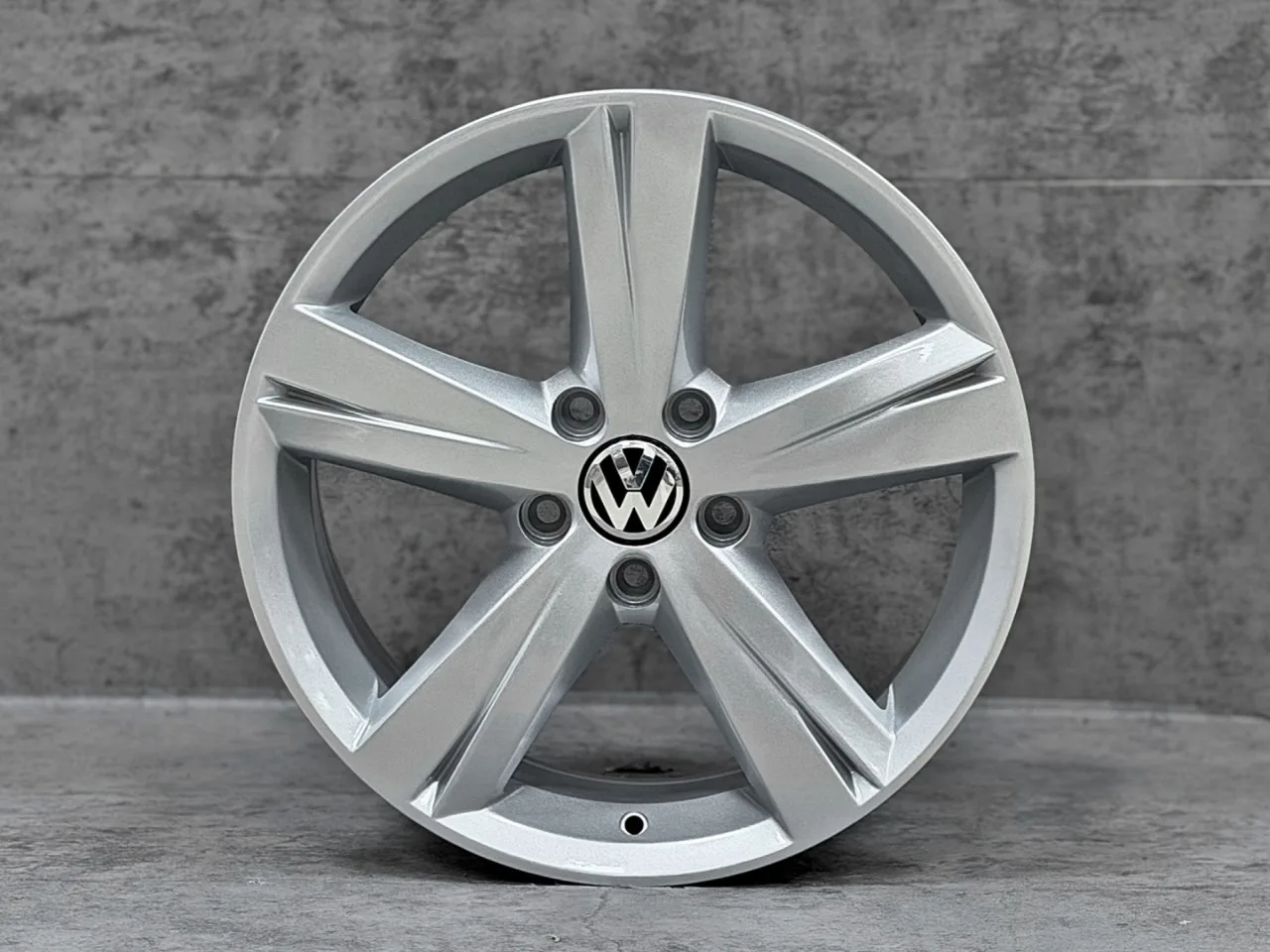 Volkswagen VW 17 Highline FBX